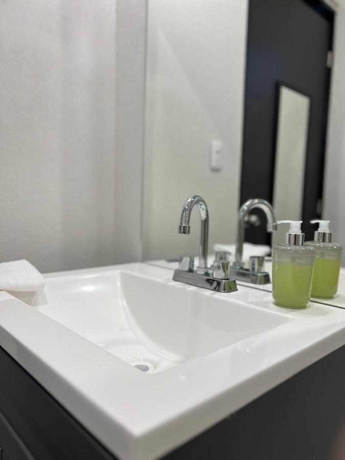 Hotel Tia Flora León Zewnętrze zdjęcie