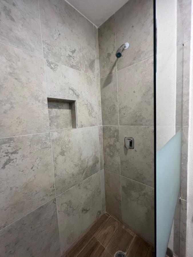 Hotel Tia Flora León Zewnętrze zdjęcie