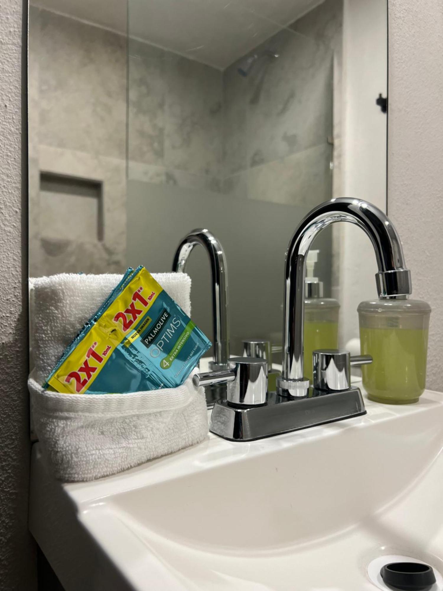 Hotel Tia Flora León Zewnętrze zdjęcie